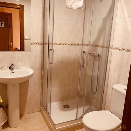 Hostal La Serna בית הארחה פוטס