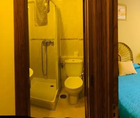 Hostal La Serna Guest house *