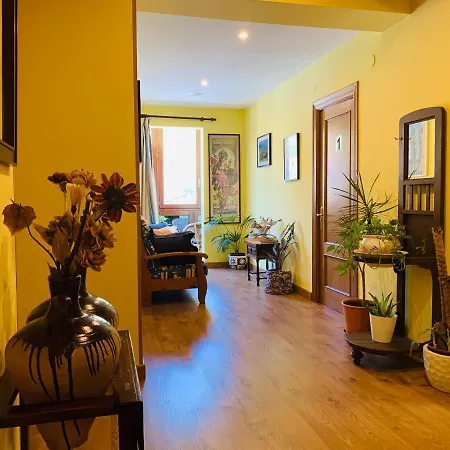 Hostal La Serna Guest house *